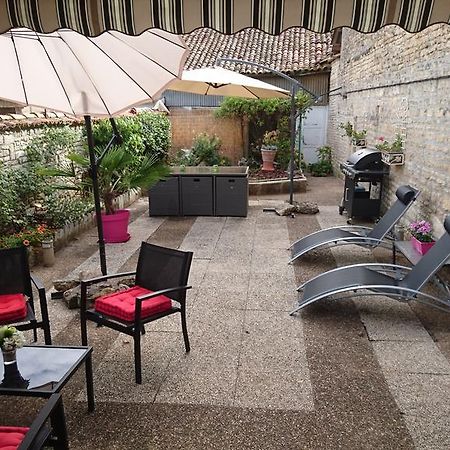 Maison Le Trefle Chef-Boutonne Dış mekan fotoğraf