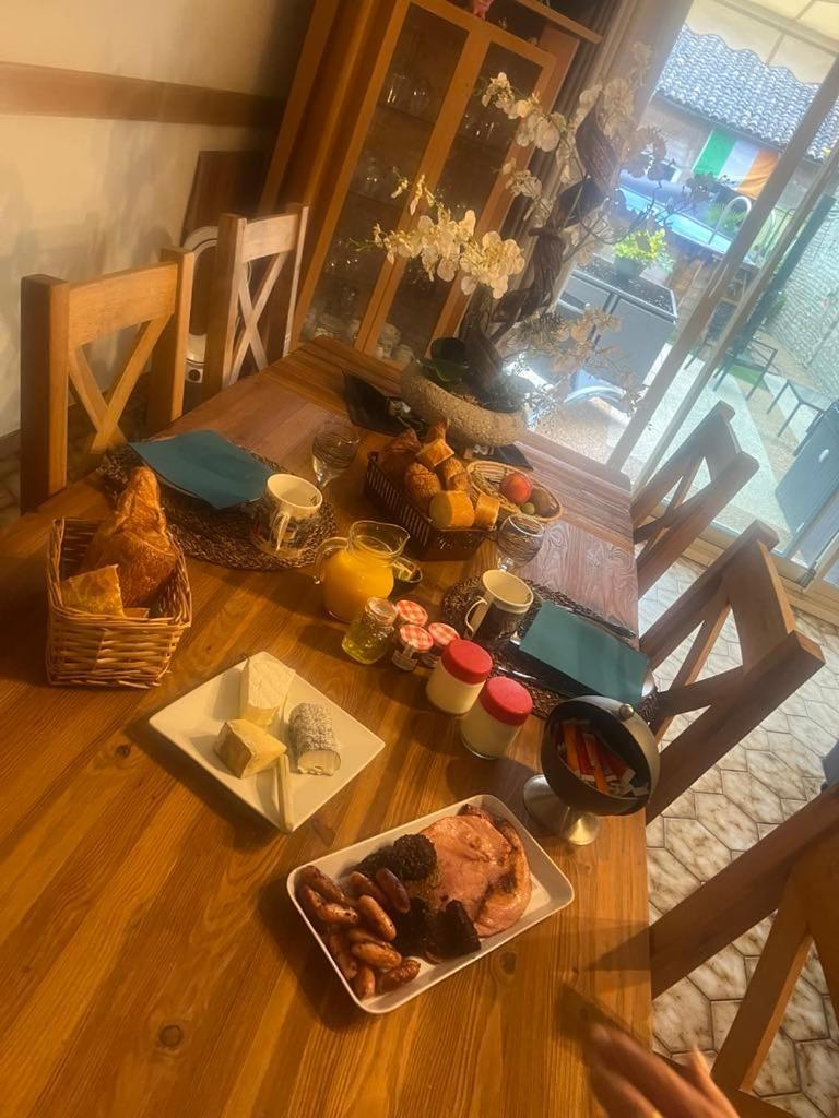 Maison Le Trefle Chef-Boutonne Dış mekan fotoğraf