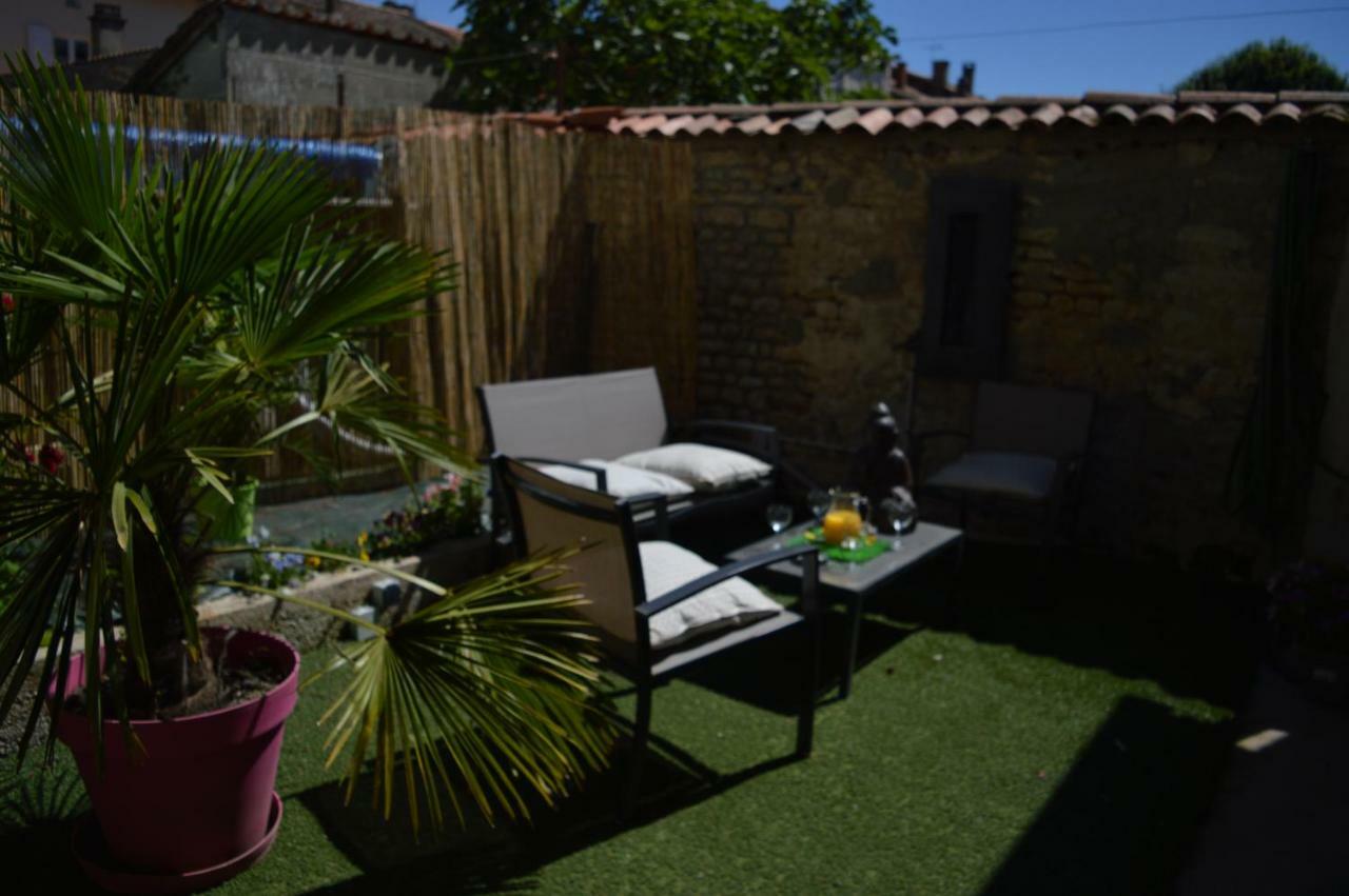 Maison Le Trefle Chef-Boutonne Dış mekan fotoğraf